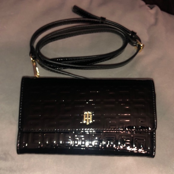 Tommy Hilfiger Handbags - Tommy Hilfiger Black Crossbody Wallet